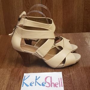 Womens Clarks Artisan Heels Size 8M